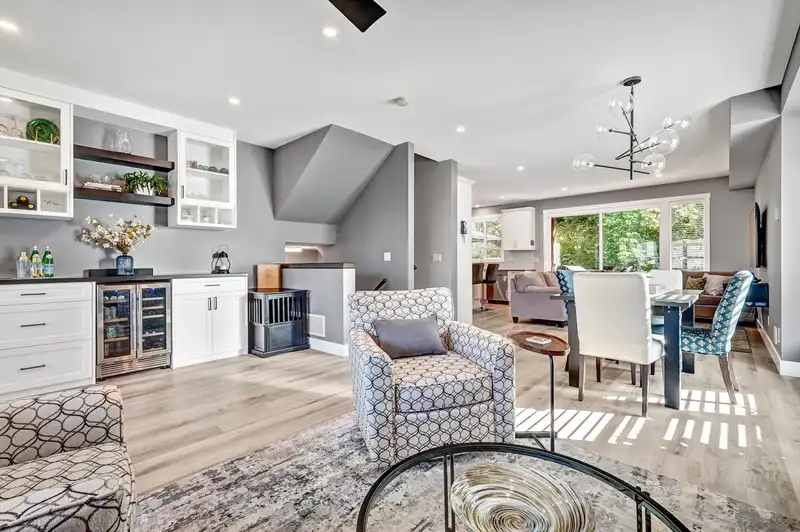 20 3618 150 STREET - photo 2 of 38