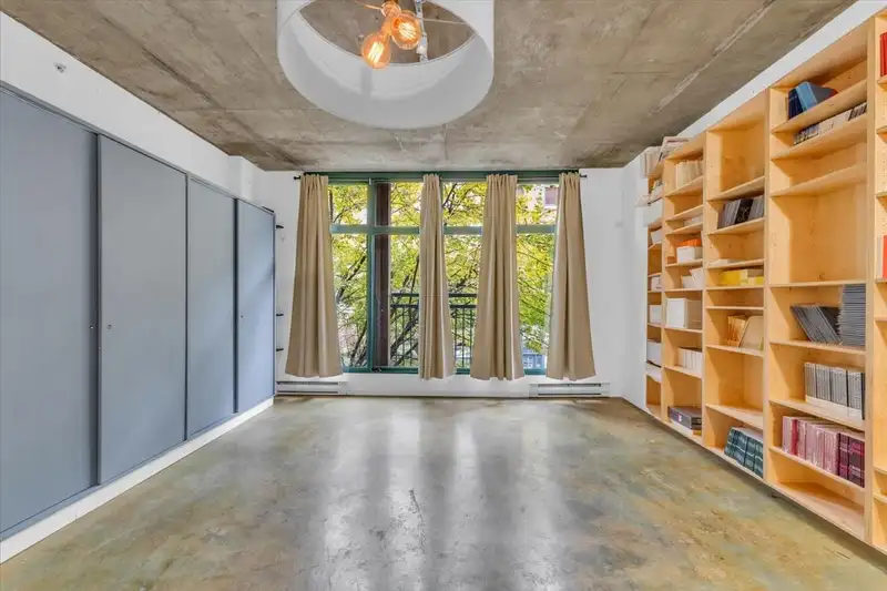 210 22 E CORDOVA STREET - photo 1 of 24