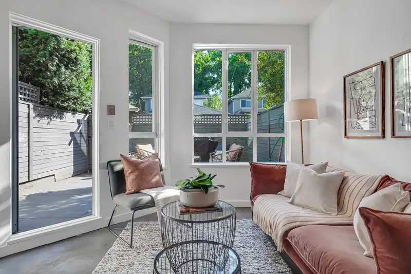 122 3440 W BROADWAY - photo 1 of 29
