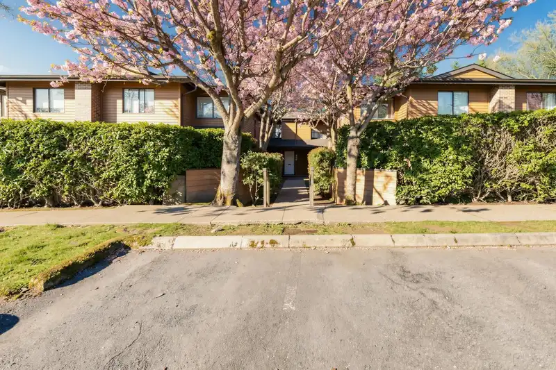 406 10620 150 STREET - photo 2 of 22