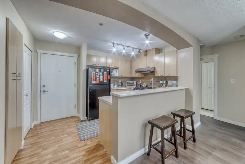 314 2958 SILVER SPRINGS BOULEVARD - photo 2 of 33