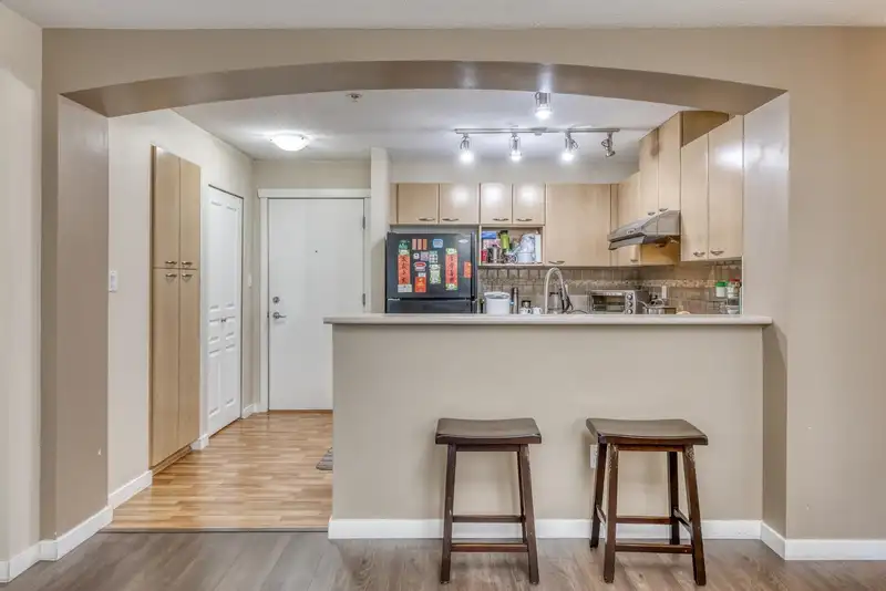 314 2958 SILVER SPRINGS BOULEVARD - photo 4 of 33