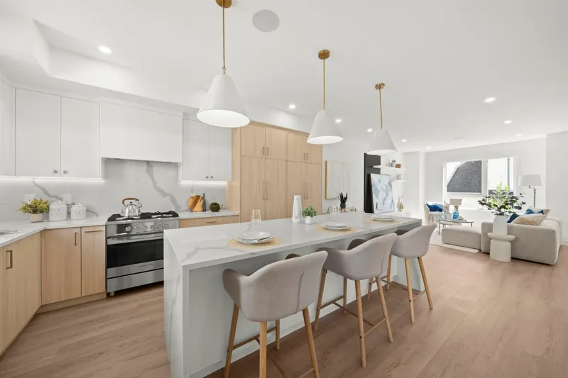 40 16358 90 AVENUE - photo 4 of 25