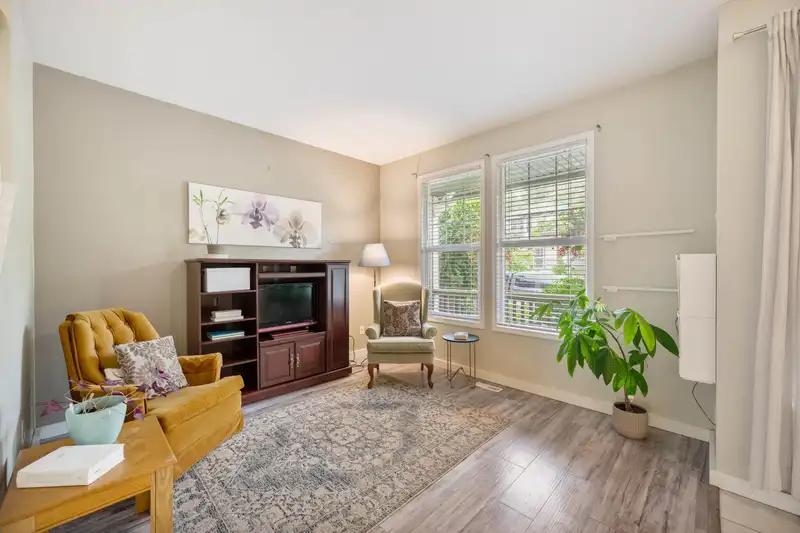 24383 101A AVENUE - photo 4 of 40