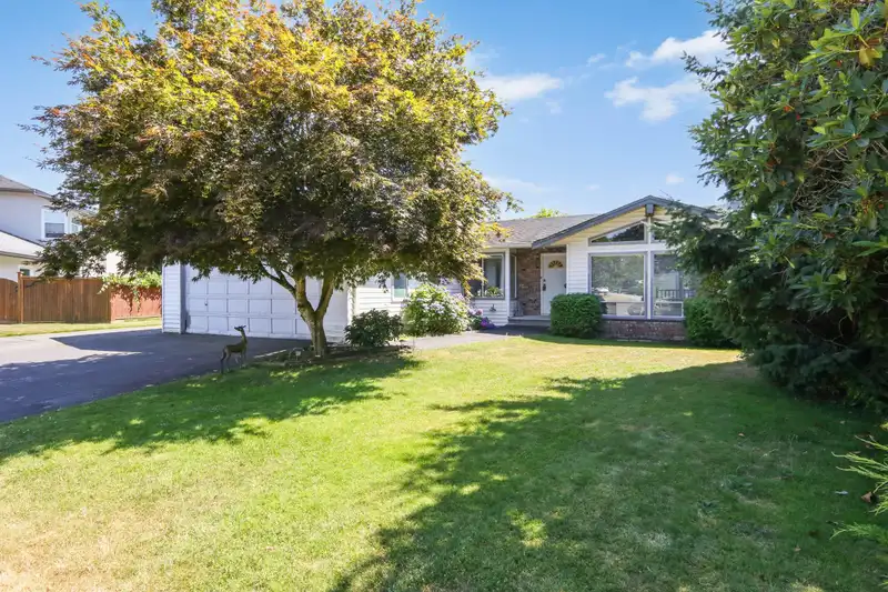 34962 MT.BLANCHARD DRIVE - photo 1 of 25
