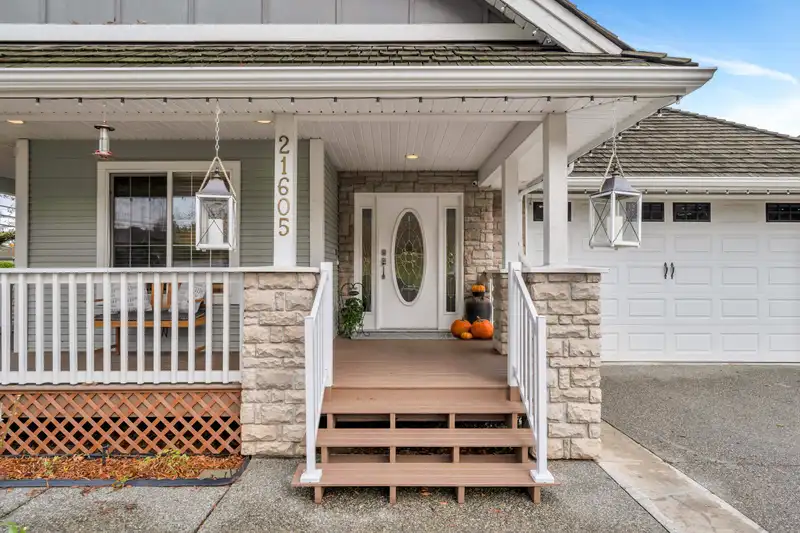 21605 47A AVENUE - photo 4 of 40