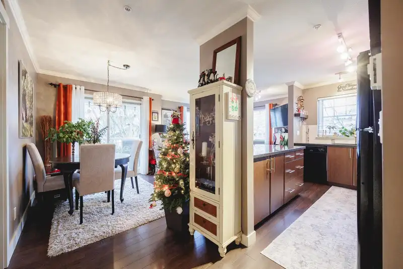 202 19388 65 AVENUE - photo 4 of 35