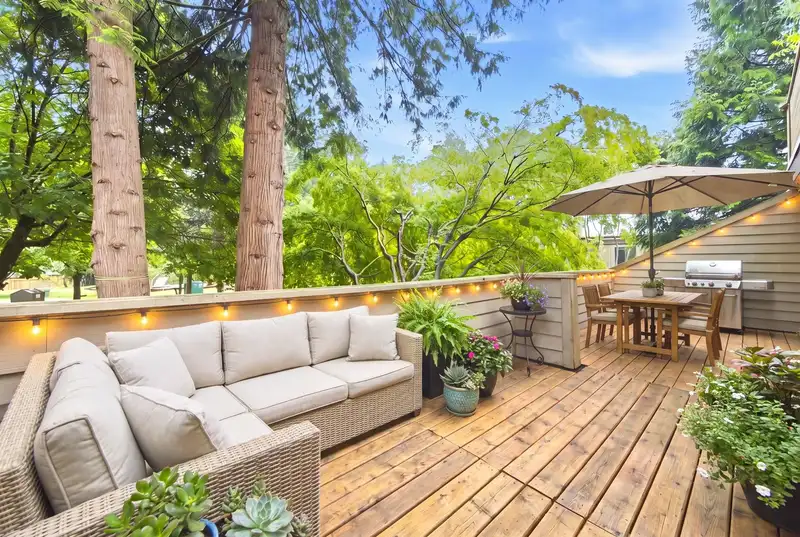 201 9132 CAPELLA DRIVE - photo 2 of 39