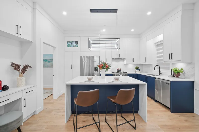 2995 E 17TH AVENUE - photo 4 of 25