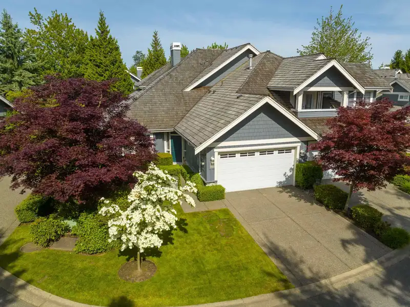 82 15715 34 AVENUE - photo 1 of 40