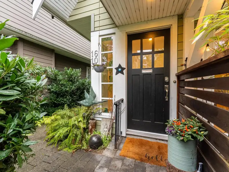 1610 ST. ANDREWS AVENUE - photo 2 of 30