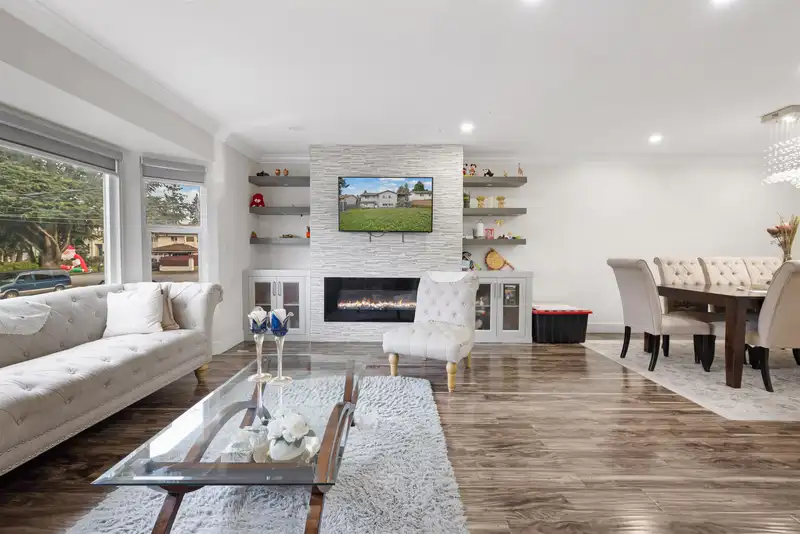 11132 PATRICIA DRIVE - photo 4 of 32