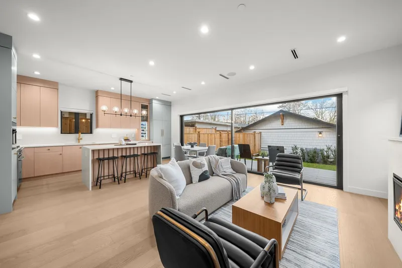 2 2247 PARKER STREET - photo 1 of 25