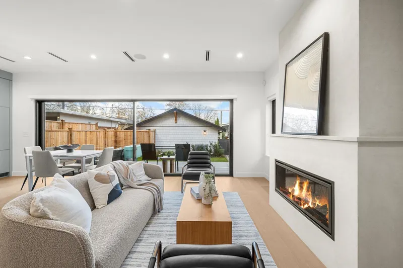 2 2247 PARKER STREET - photo 2 of 25