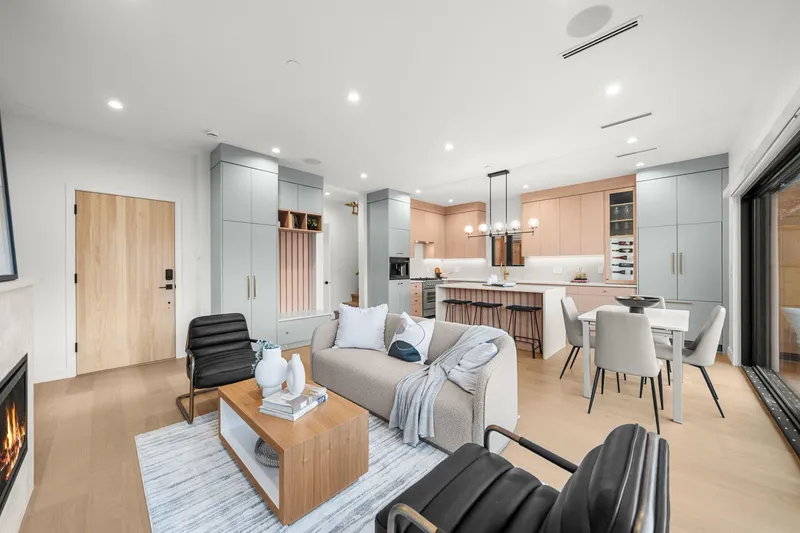 2 2247 PARKER STREET - photo 3 of 25