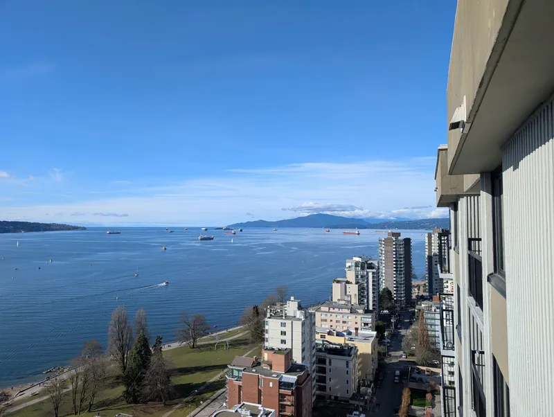 2106 1330 HARWOOD - photo 4 of 21