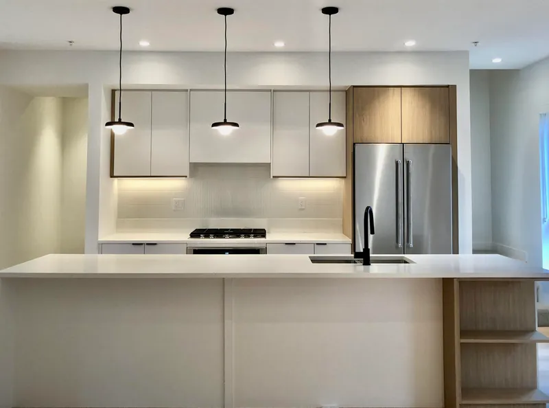 26 388 DUNCAN STREET - photo 1 of 13