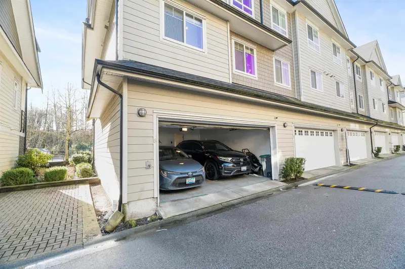 6 14285 64 AVENUE - photo 4 of 23