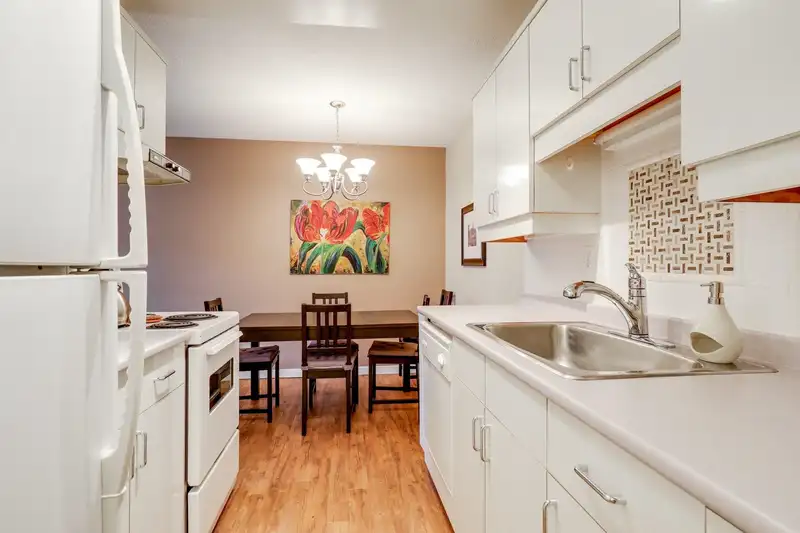 302 330 E 1ST STREET - photo 2 of 22