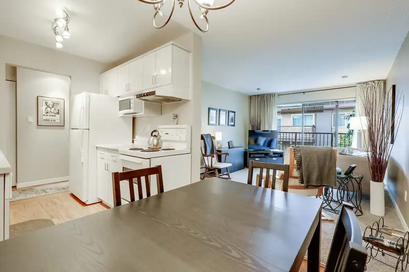 302 330 E 1ST STREET - photo 4 of 22
