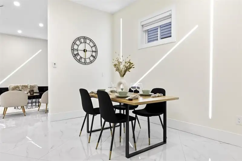 5808 137B STREET - photo 3 of 15