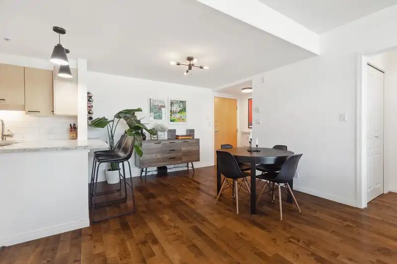 1005 1575 W 10TH AVENUE - photo 3 of 30