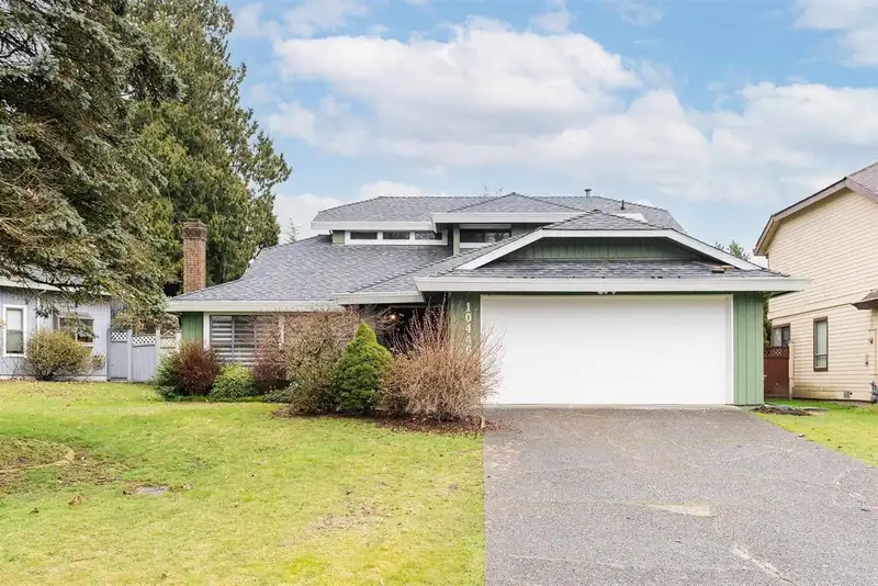 10446 FRASERGLEN DRIVE - photo 2 of 40