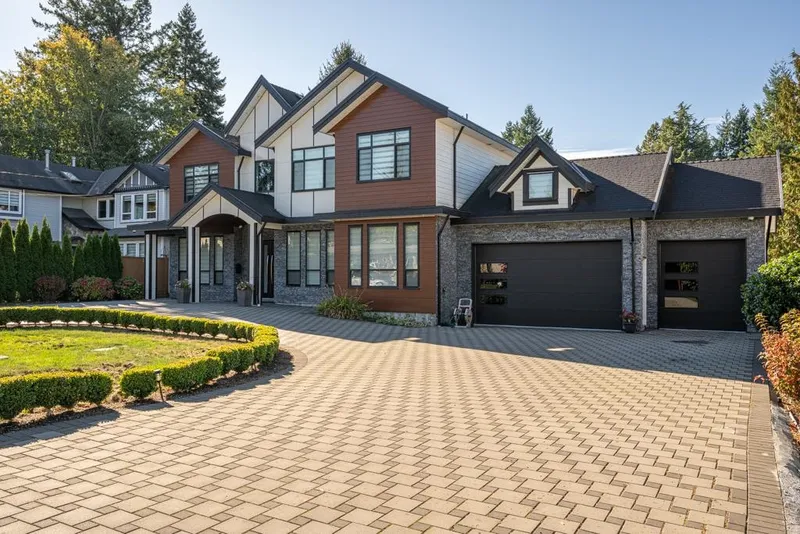 2301 153 STREET - photo 2 of 25