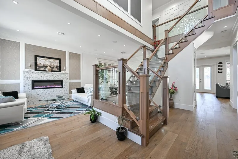 2301 153 STREET - photo 3 of 25