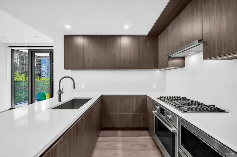 309 5987 WILSON AVENUE - photo 4 of 25