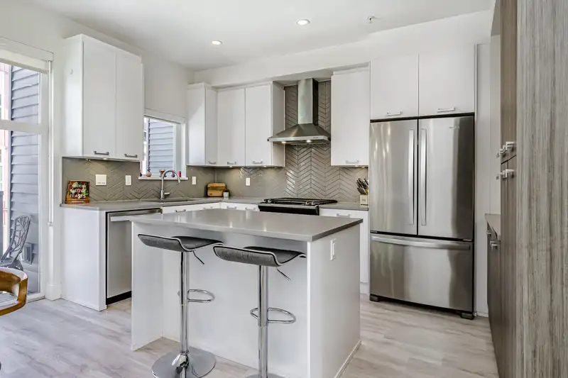37 24076 112 AVENUE - photo 4 of 40