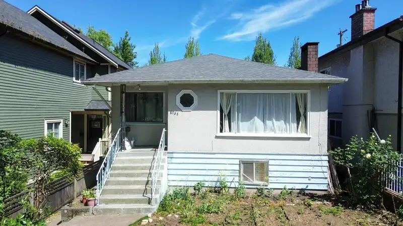 2733 EAST 28TH AVENUE - photo 2 of 36