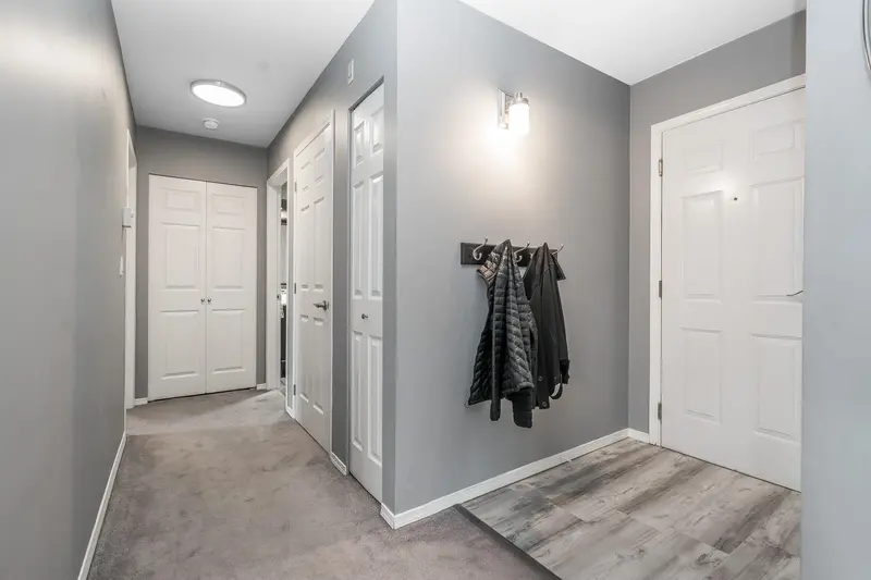 409 20245 53 AVENUE - photo 3 of 25