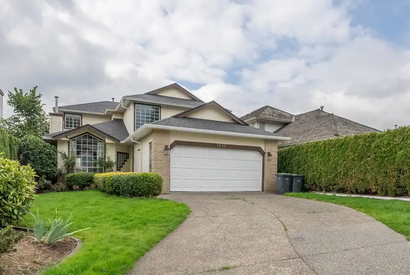 1370 OXFORD STREET - photo 1 of 40