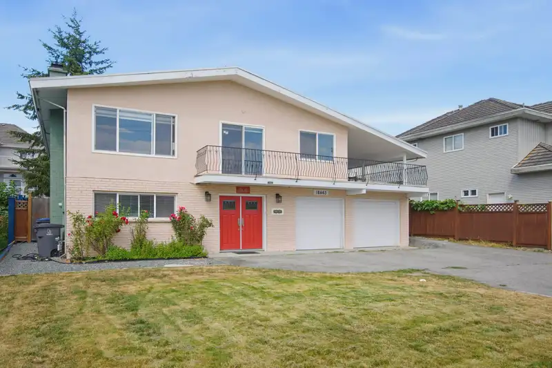 18463 56 AVENUE - photo 3 of 40