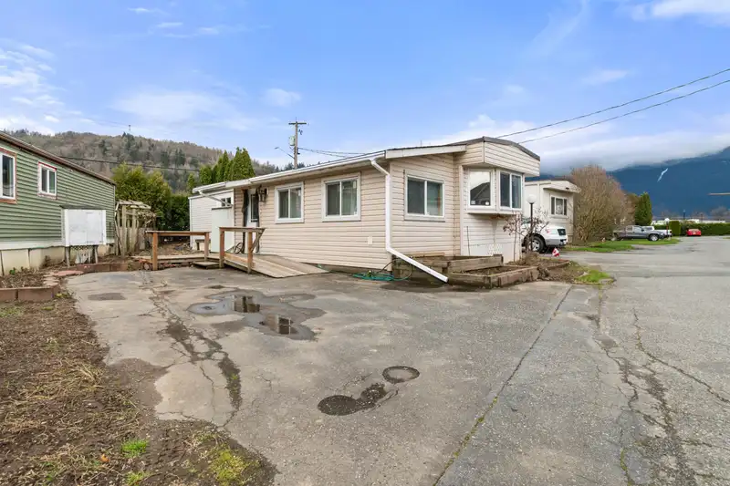 11 1884 HEATH ROAD - photo 2 of 29