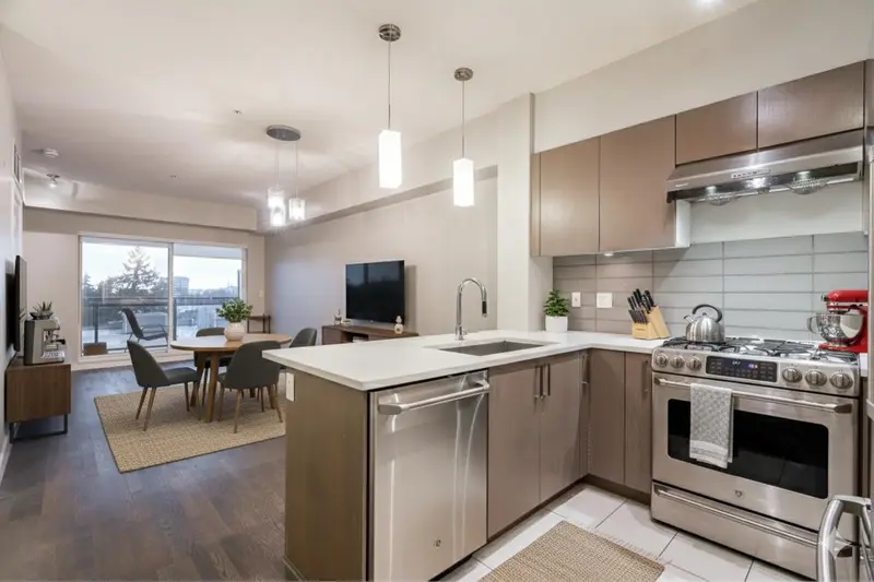 703 10033 RIVER DRIVE - photo 2 of 25