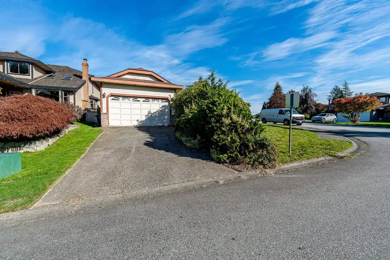 16193 GLENBROOK PLACE - photo 1 of 27