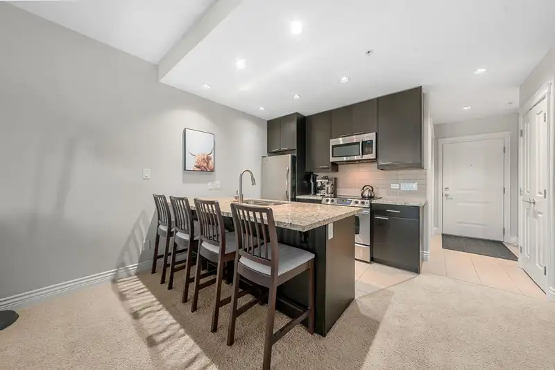 203 2970 KING GEORGE BOULEVARD - photo 3 of 39