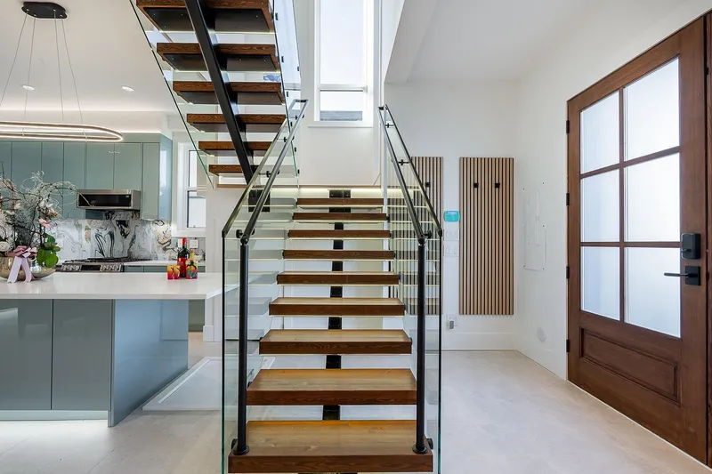 101 1204 HAMMOND AVENUE - photo 3 of 25