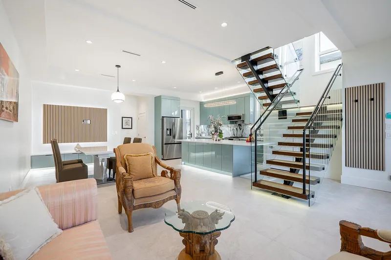 101 1204 HAMMOND AVENUE - photo 4 of 25