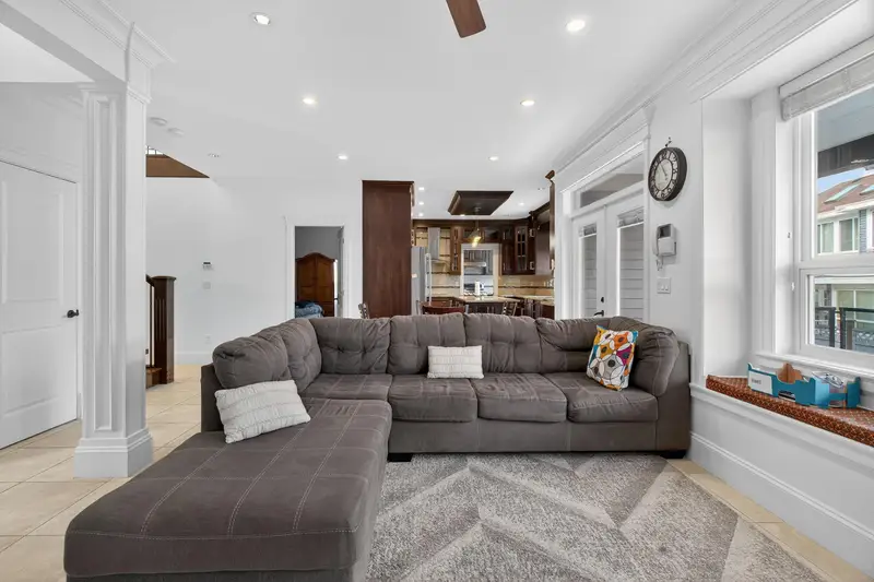 13255 62 AVENUE - photo 3 of 25