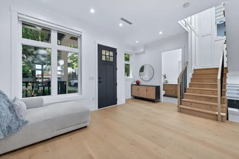 4990 SHERBROOKE STREET - photo 4 of 25