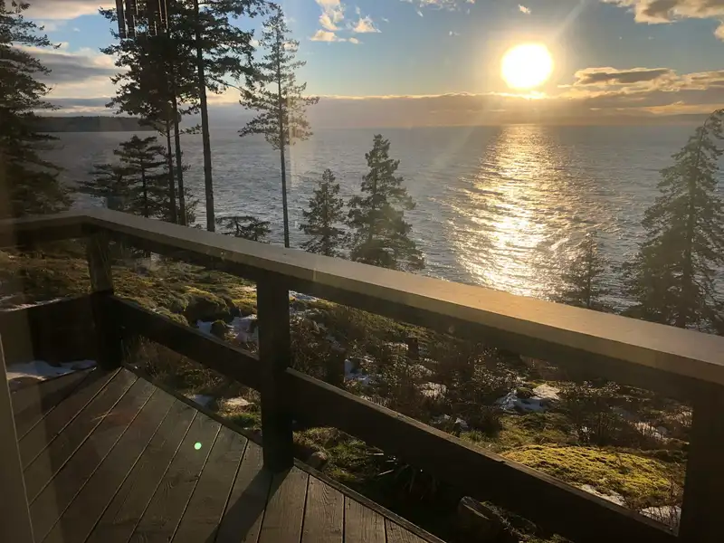 10991- 10993 SUNSHINE COAST HIGHWAY - photo 2 of 37