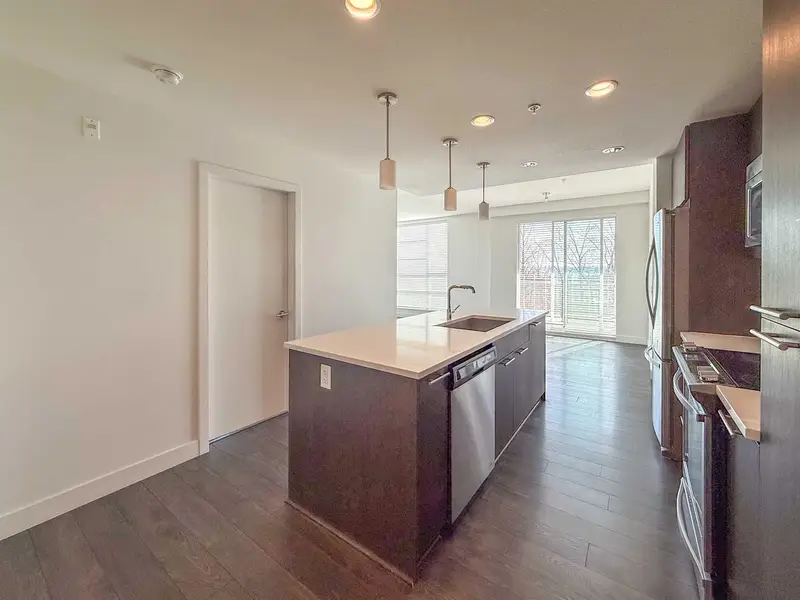 524 723 W 3RD STREET - photo 3 of 17