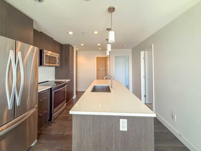 524 723 W 3RD STREET - photo 4 of 17