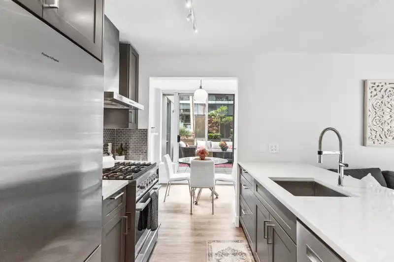 202 1001 RICHARDS STREET - photo 4 of 40