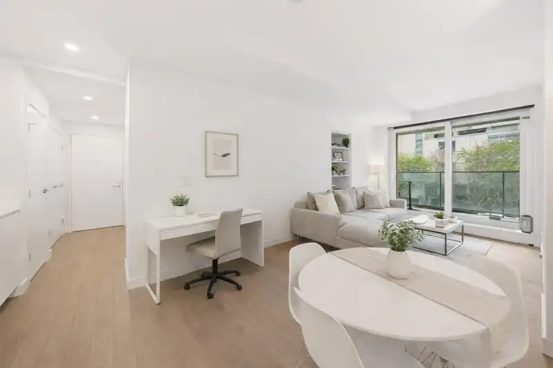 306 1480 HOWE STREET - photo 2 of 33