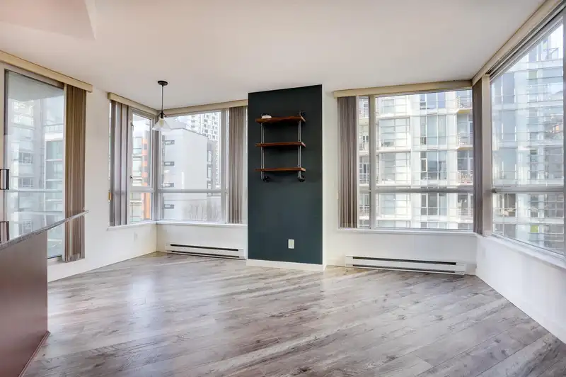 1104 1212 HOWE STREET - photo 2 of 20