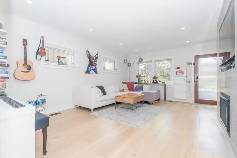 1610 SALSBURY DRIVE - photo 3 of 40